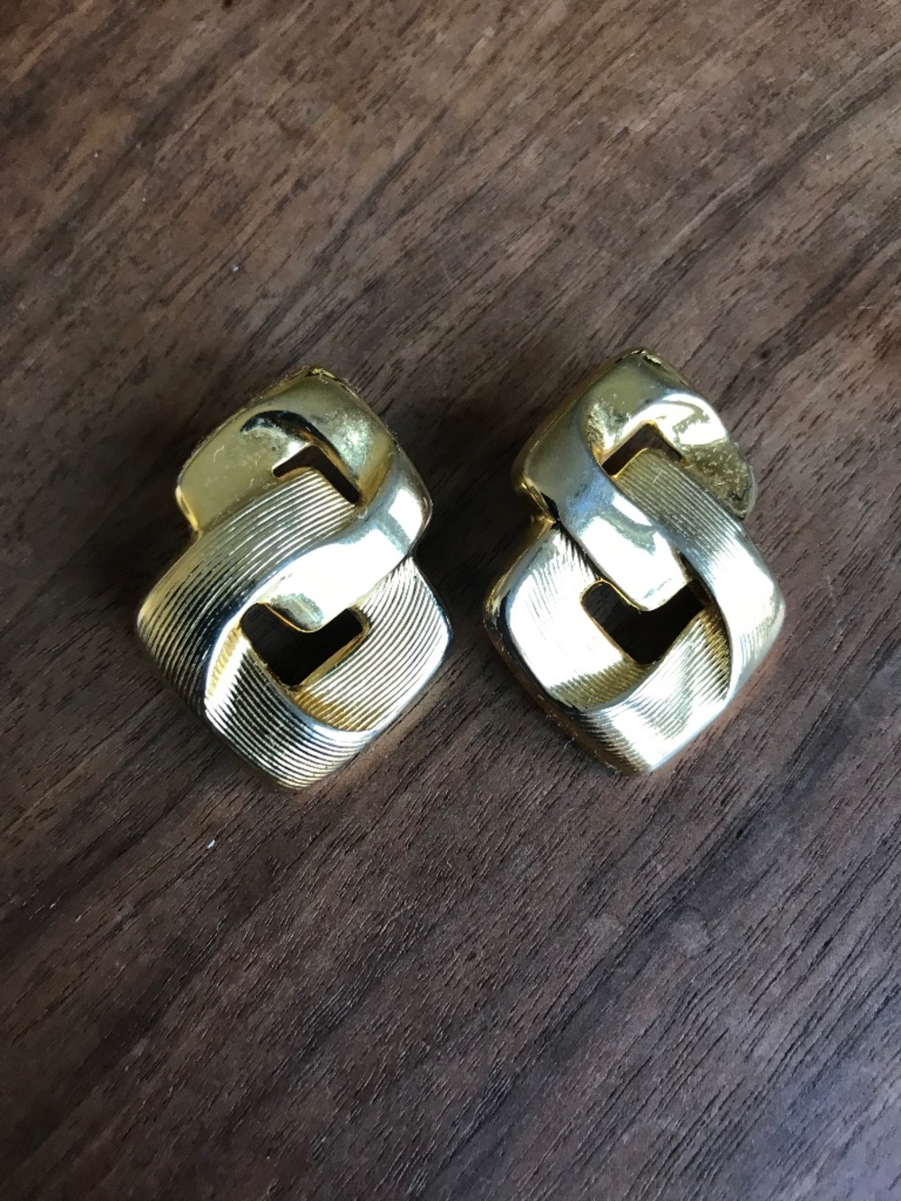 Vintage Chunky Knot Post Earrings Gold Tone 80s 90s Classic Fashion